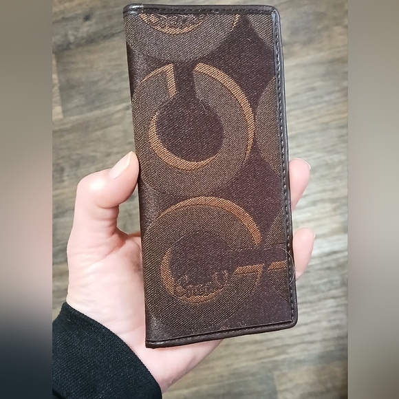 Vintage Coach Checkbook Cover. - Picture 3 of 10